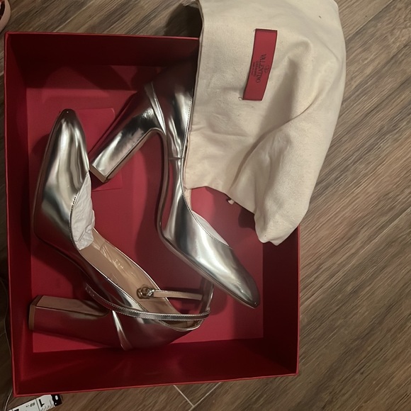 NIB Valentino Pumps - Picture 4 of 6